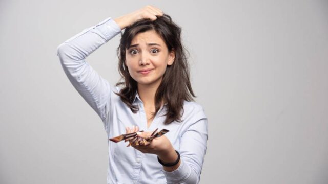 تا چقدر ریزش مو در روز طبیعیه؟+ تعداد نرمال برای زنان و مردان