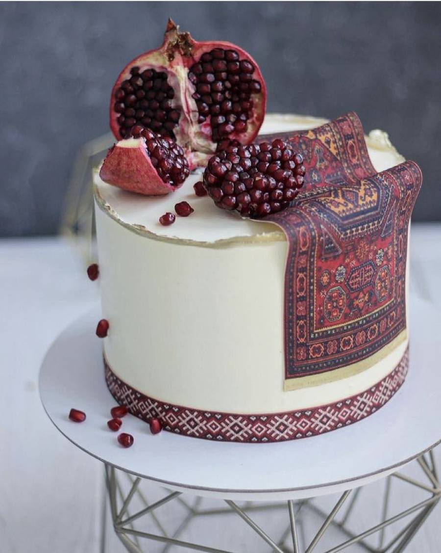 تزیین کیک شب یلدا خانگی 