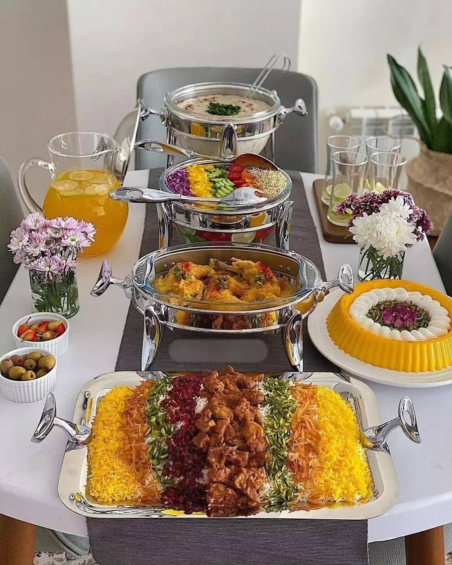  نحوه چیدن سفره غذا روی زمین 
