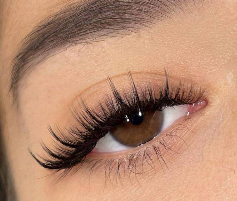 مدل کاشت مژه عروسکی زیبا