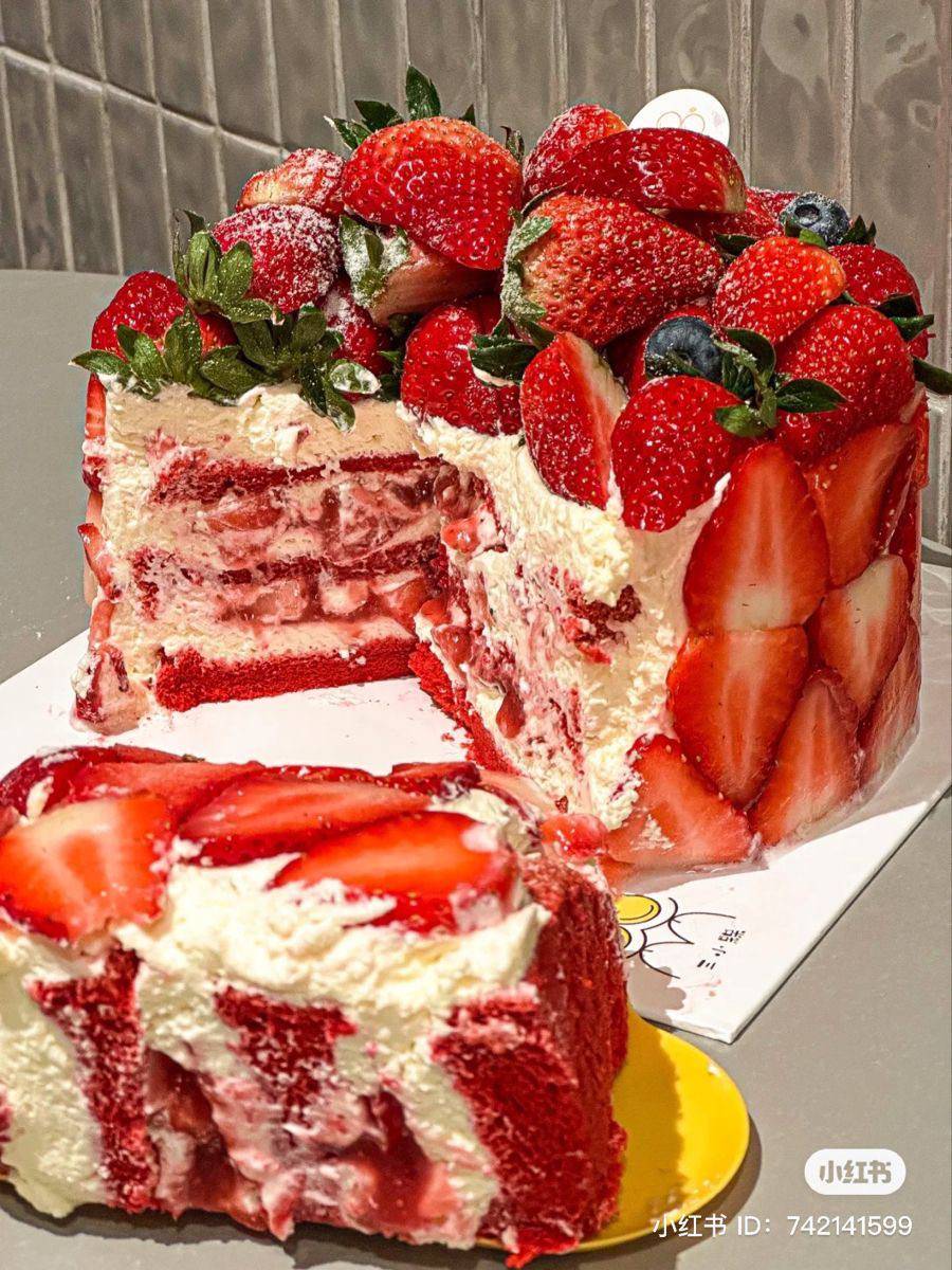 تزیین کیک با میوه های تابستانی 