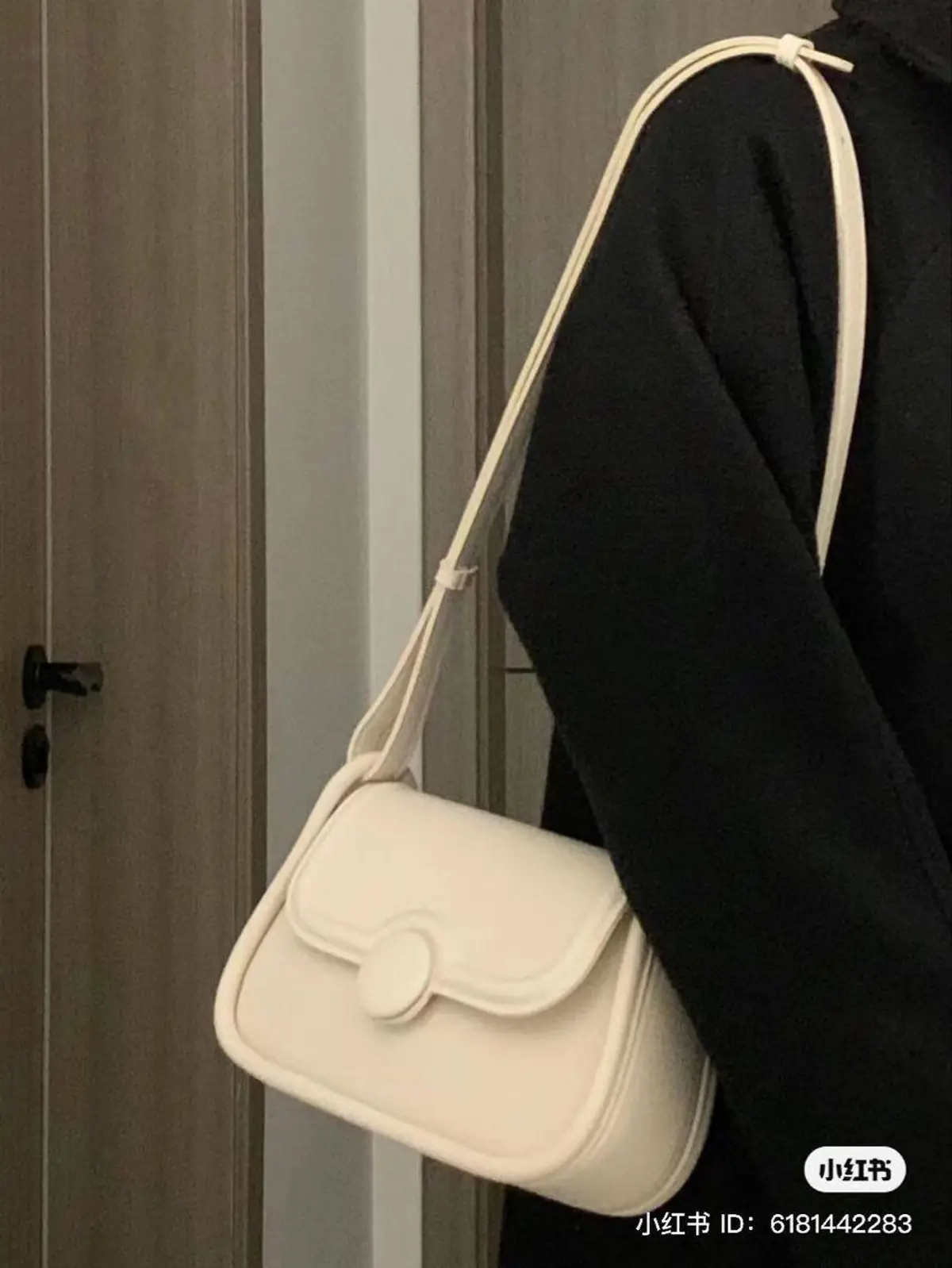 کیف دوشی زنانه چرم