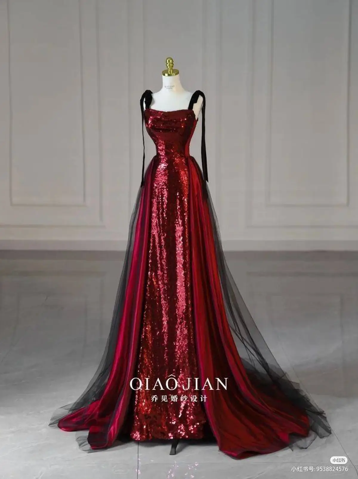 لباس مجلسی زرشکی مخمل