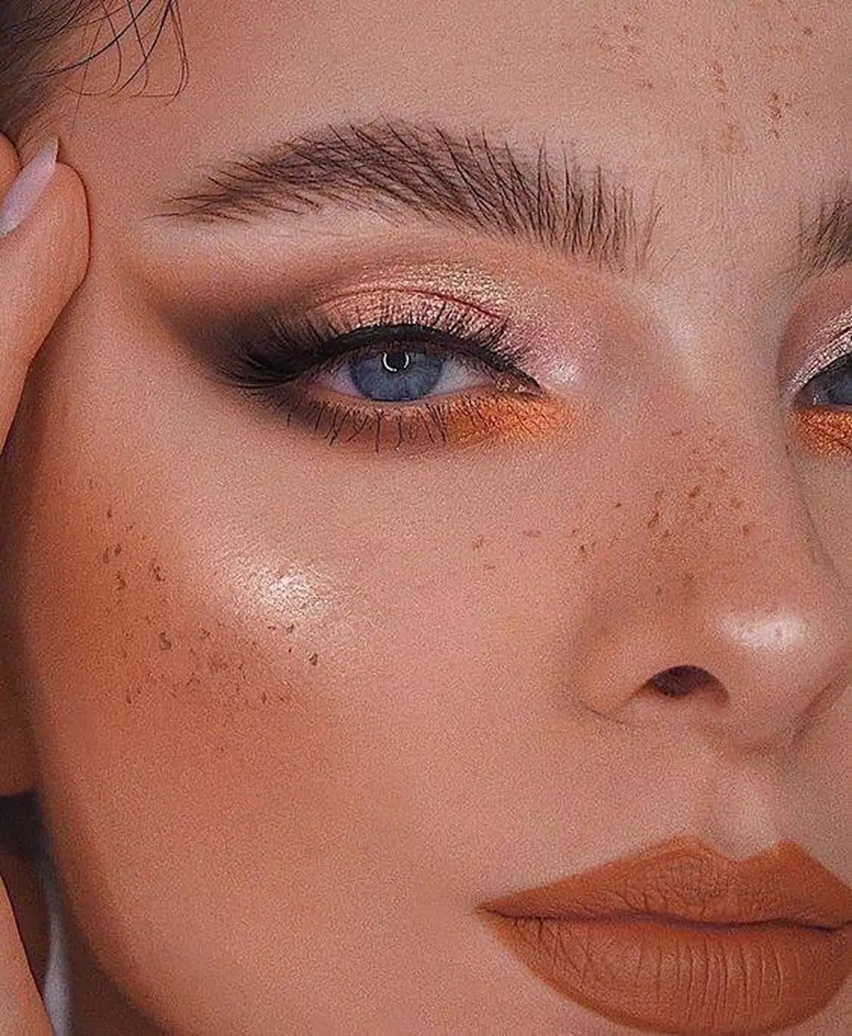 سایه چشم لایت