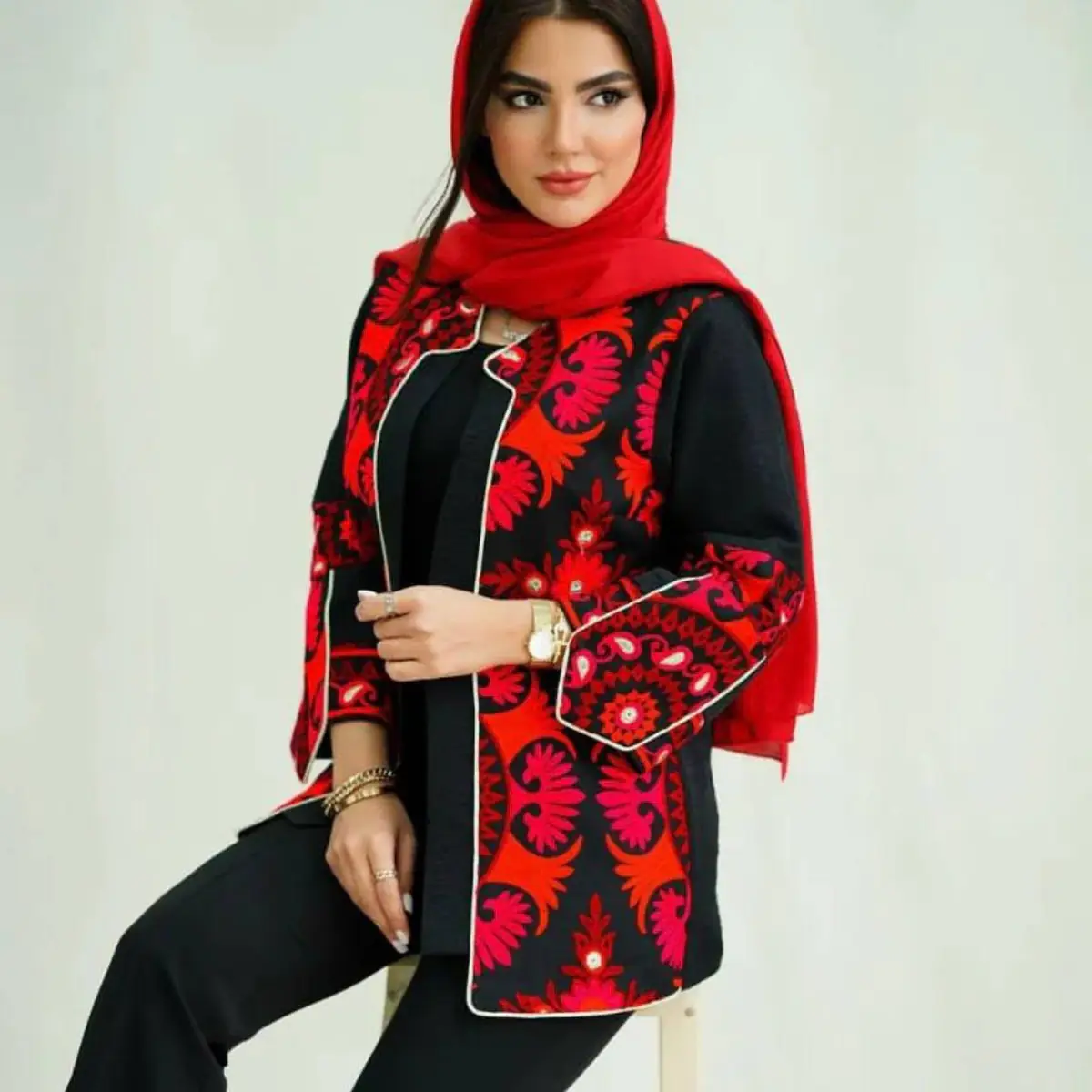 مانتو گلدوزی شده سفید 