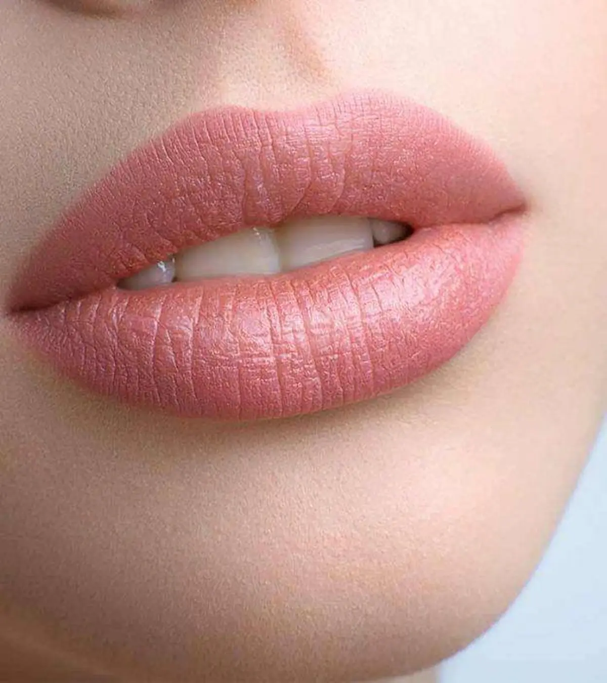 رنگ رژ لب دخترانه ملایم 