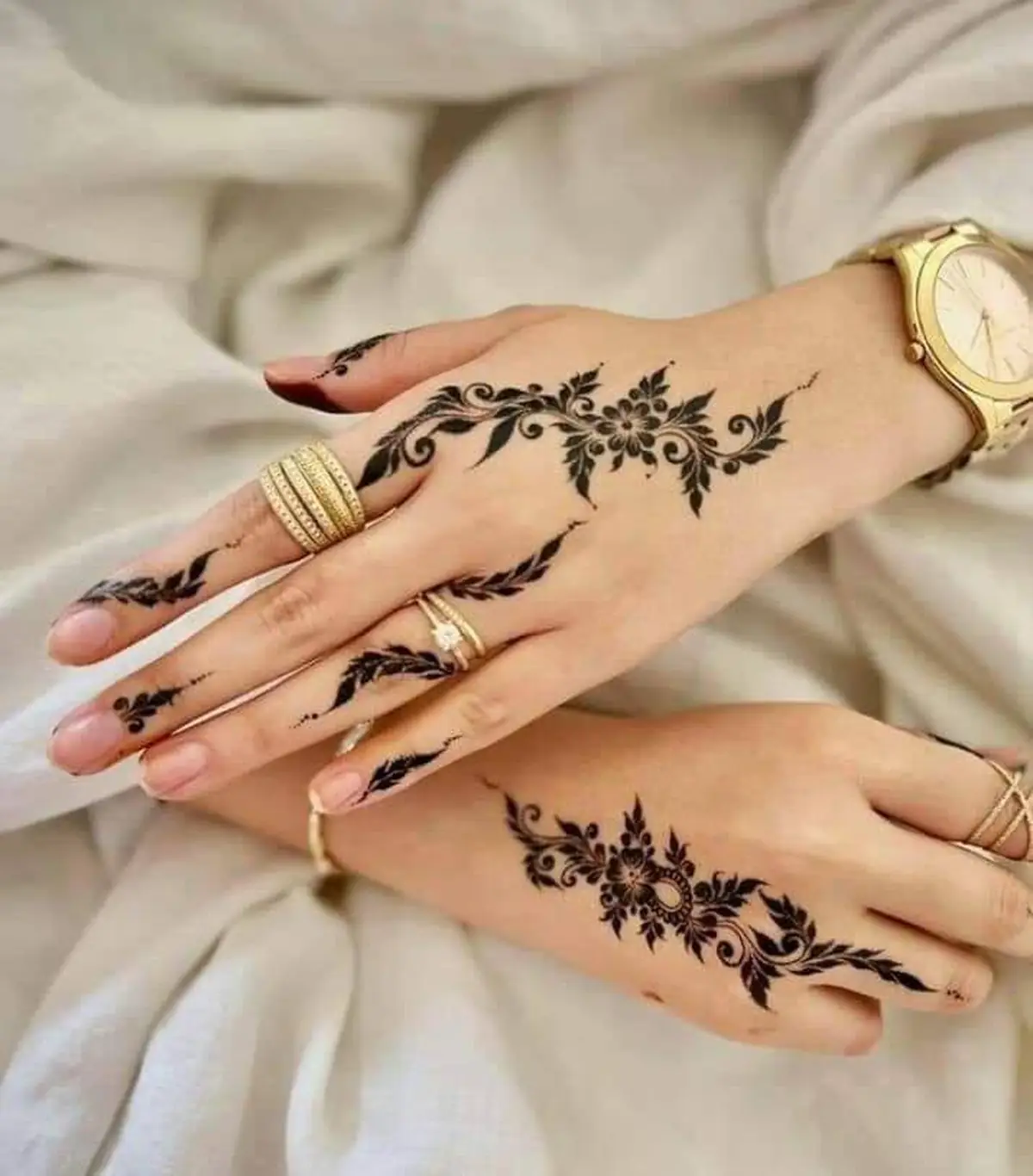 طراحی حنا روی دست
