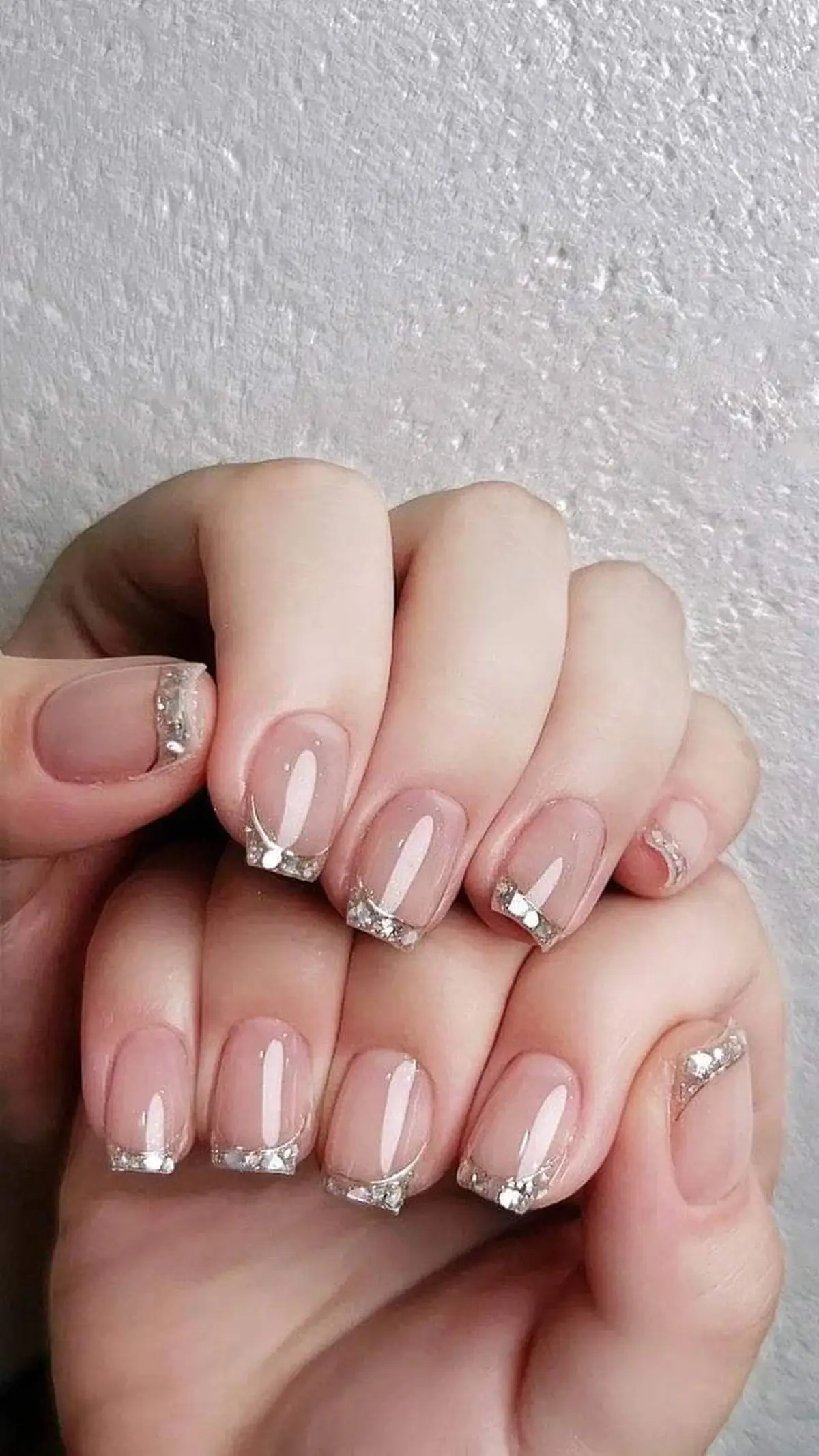 ناخن شاین دار نقره ای 