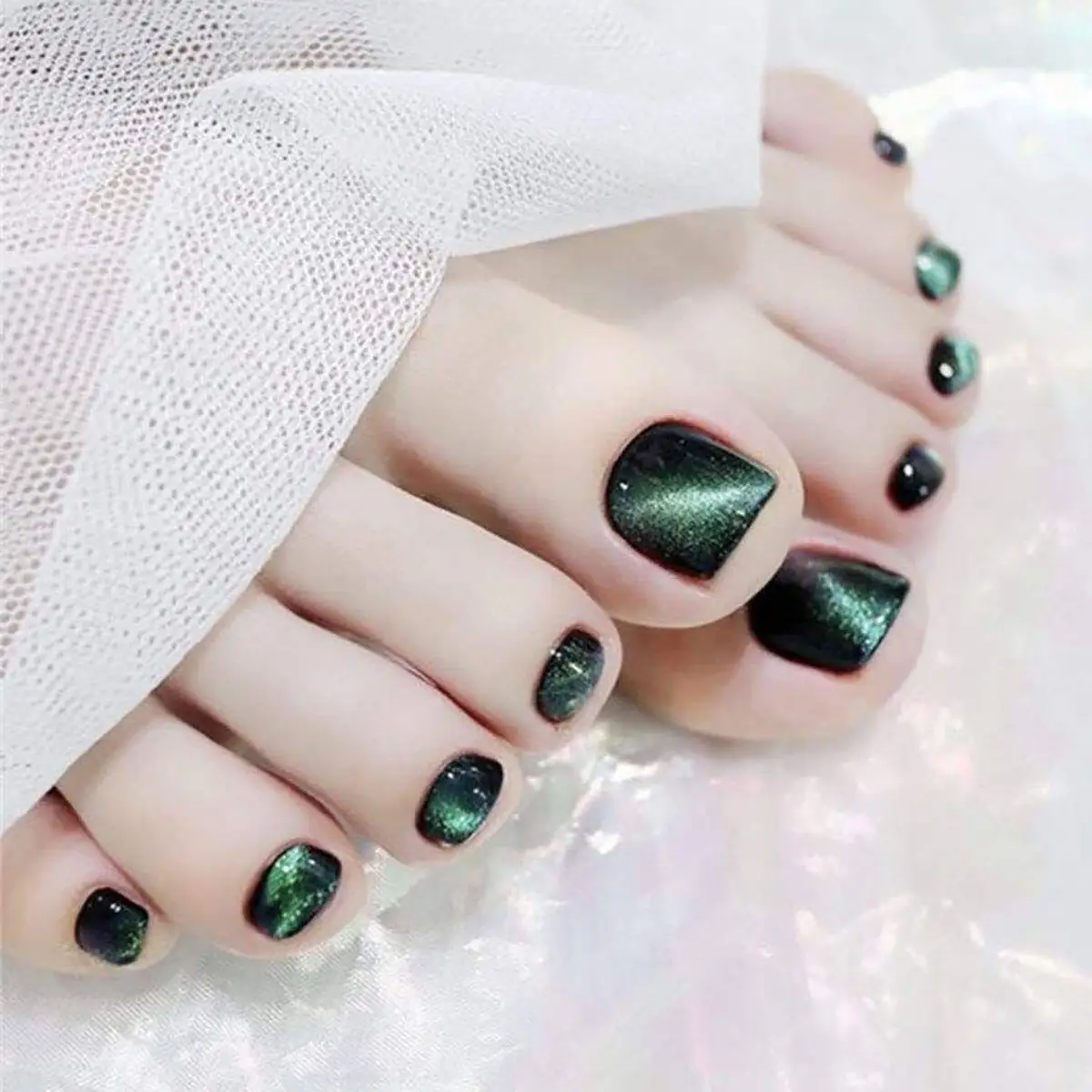 طراحی ناخن پا کبوت 