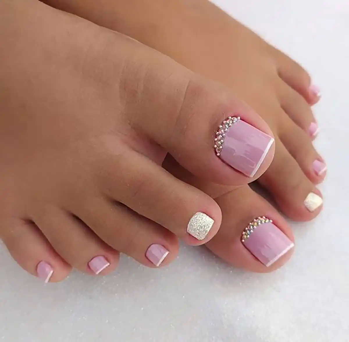 طراحی ناخن پا عروسکی