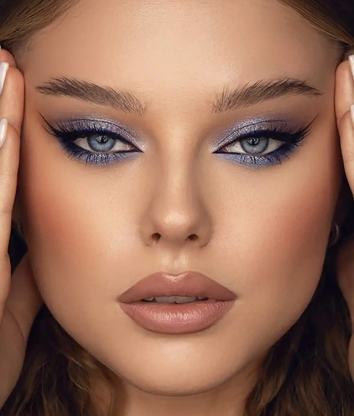 رنگ سایه آبی و سبز دریایی 