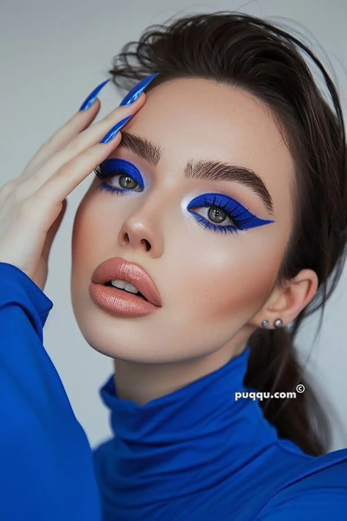 سایه چشم آبی کاربنی 