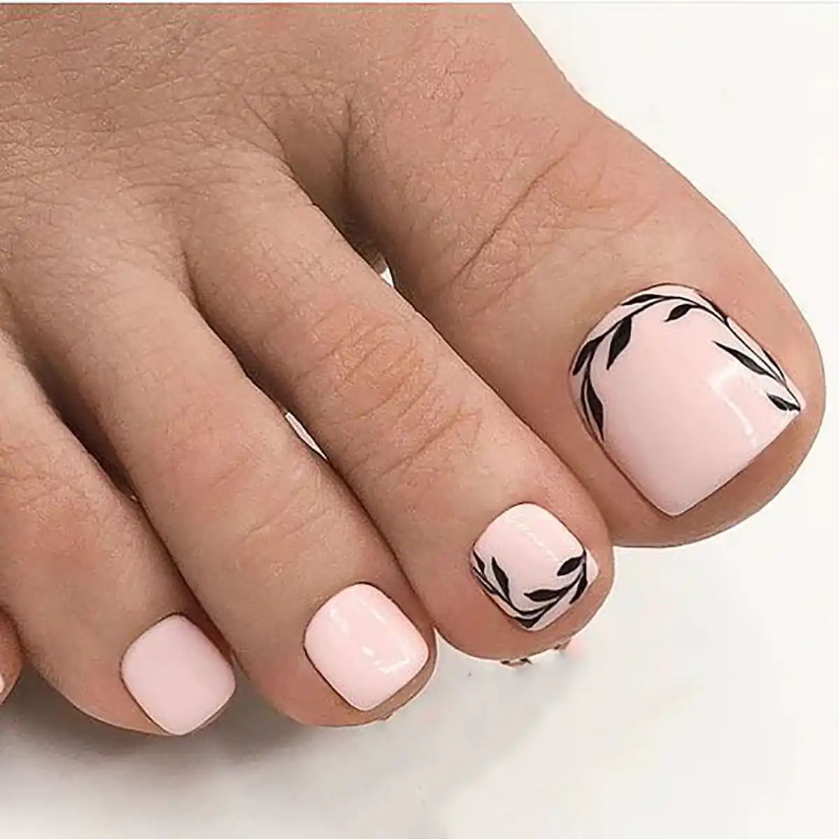 طرح ناخن پا ساده 