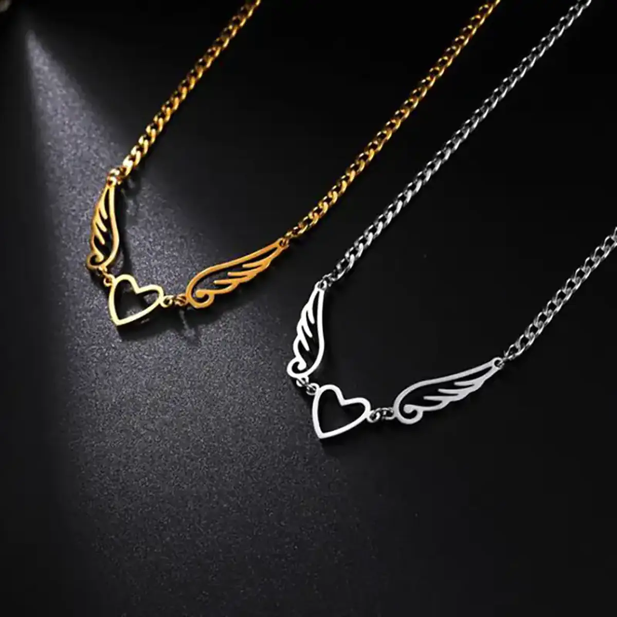 گردنبندپروانه ای