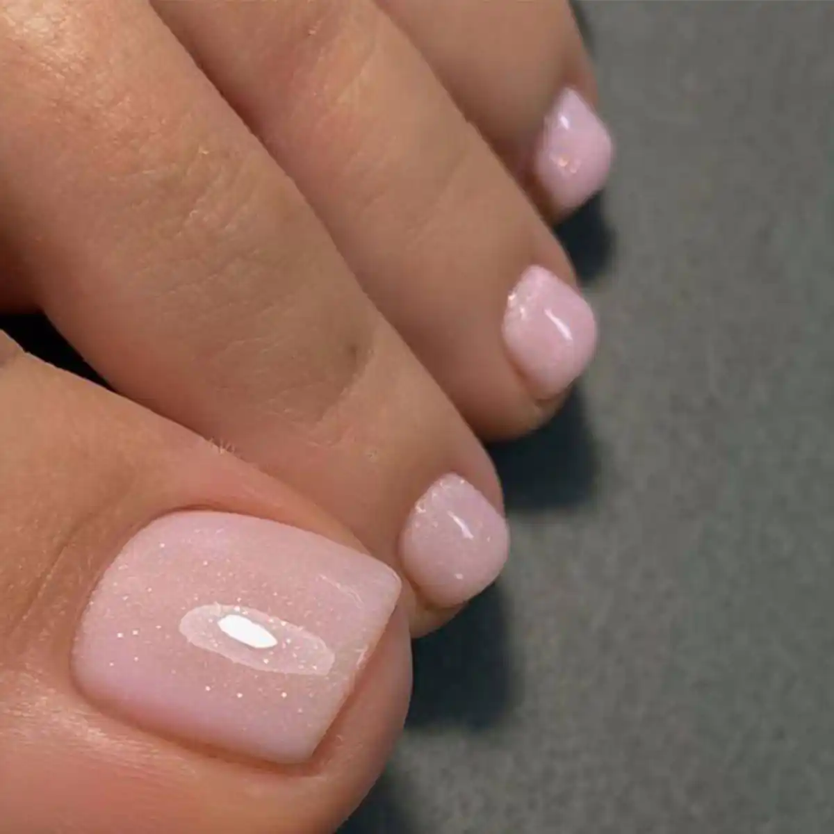 ژلیش ناخن پا دخترانه شیک