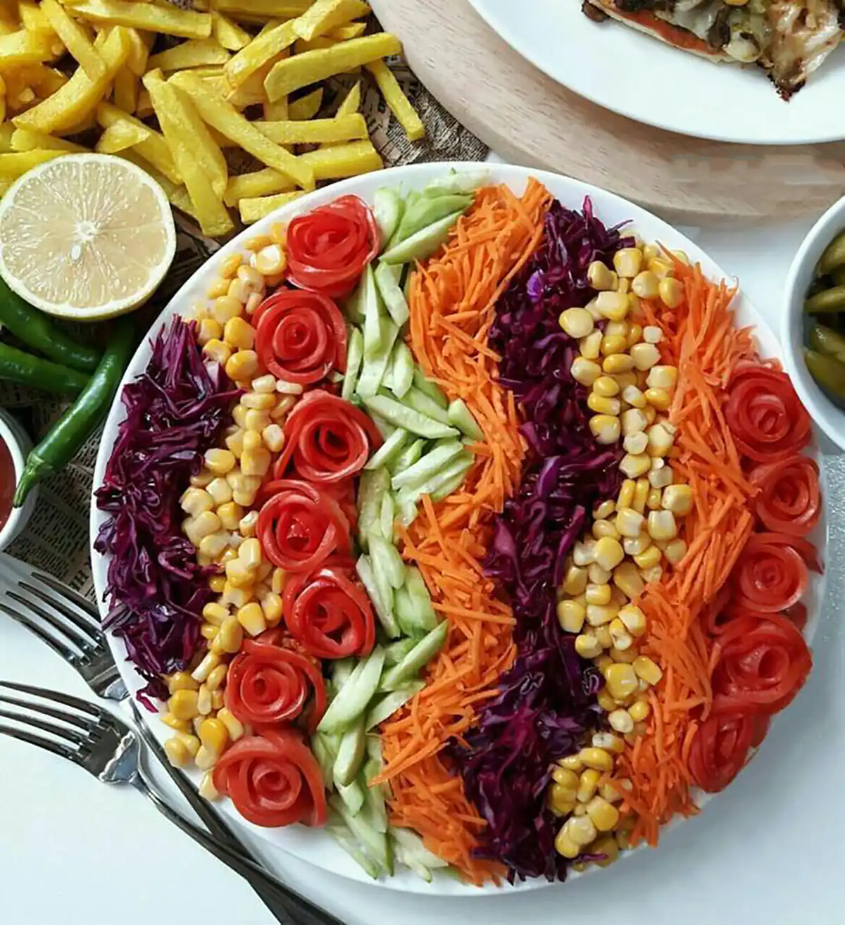 تزیین سالاد برای مهمانی 