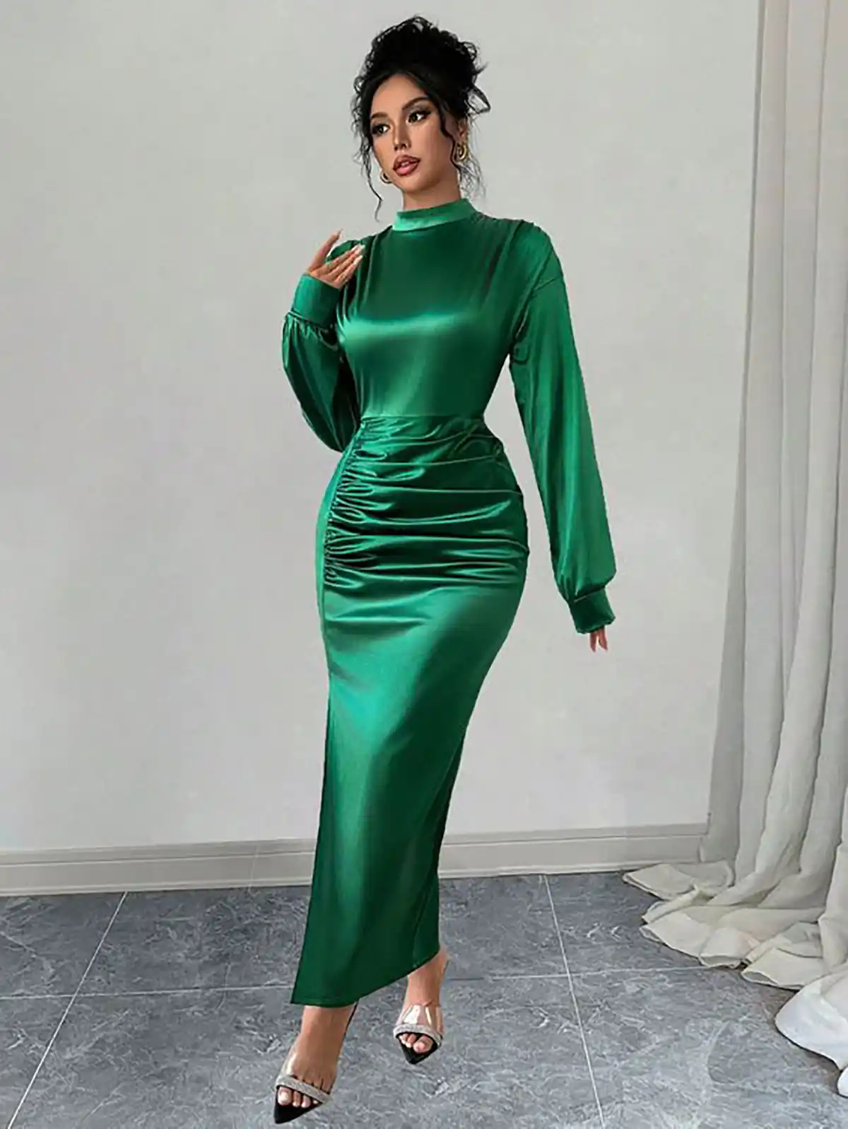 لباس مجلسی زنانه برای عروسی پوشیده 