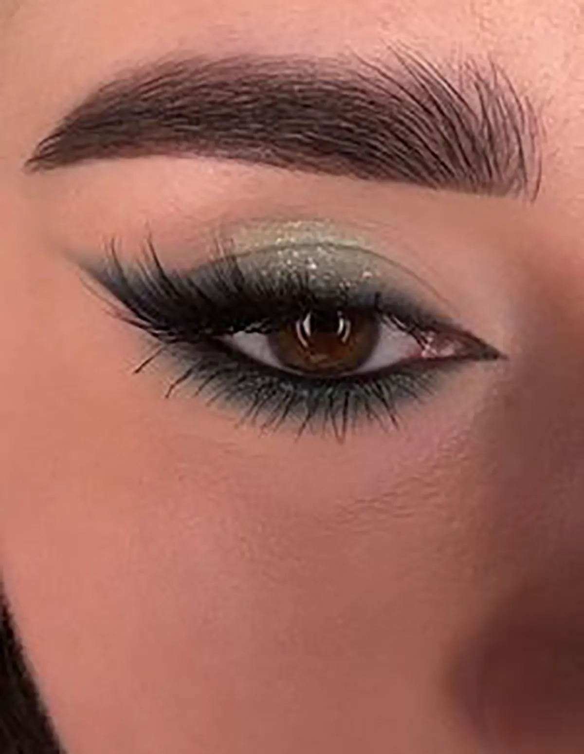سایه چشم دیجی کالا