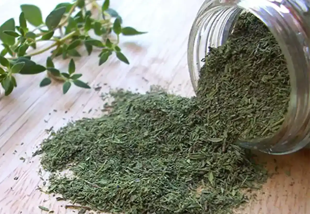 دمنوش آویشن برای چی خوبه خواص آویشن برای زنان خواص آویشن برای مردان خواص اویشن برای معده آویشن خواص و مضرات مضرات آویشن برای فشار خون طرز تهیه دمنوش آویشن برای سرماخوردگی بخور آویشن برای سرماخوردگی
