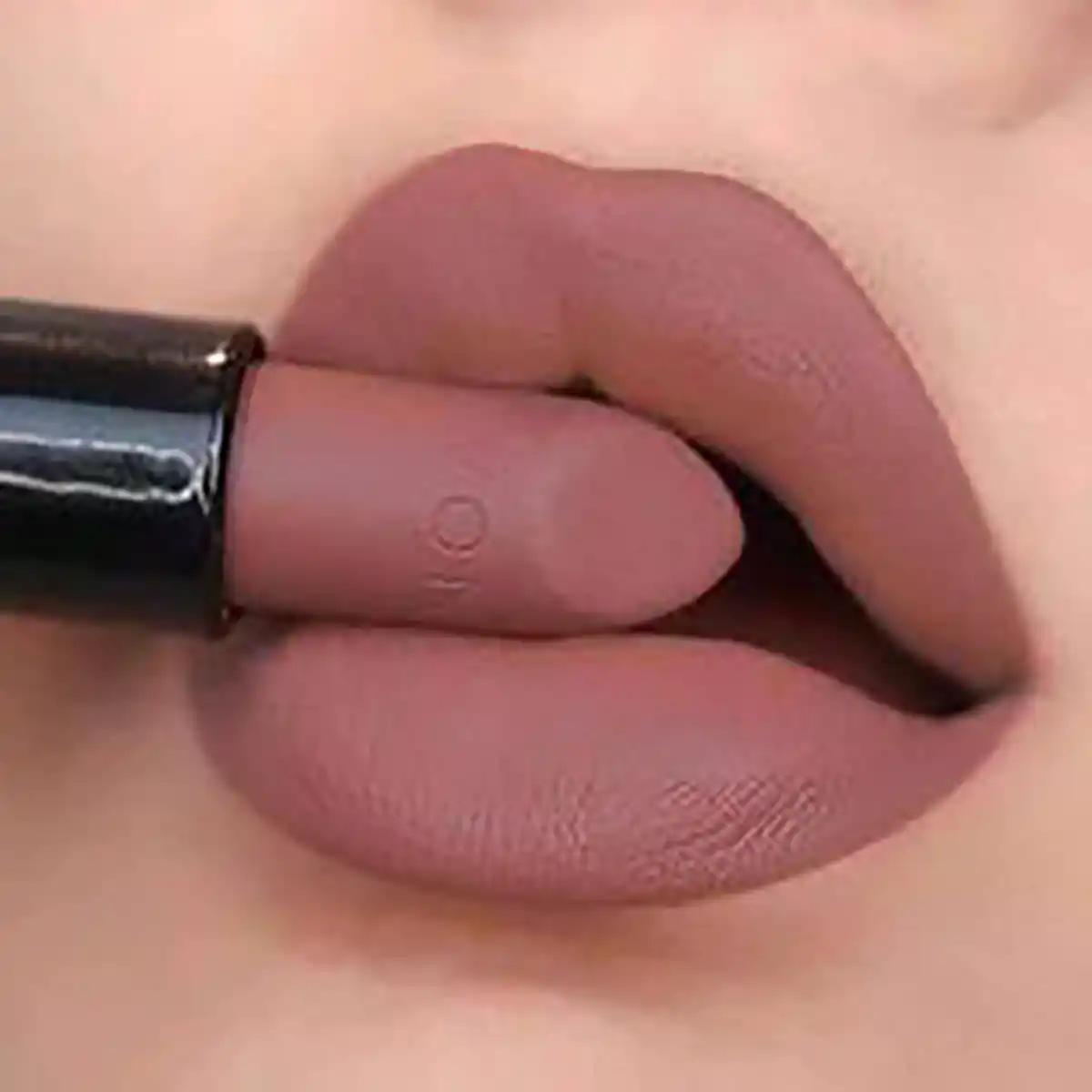 رنگ رژ لب برای پوست گندمی
