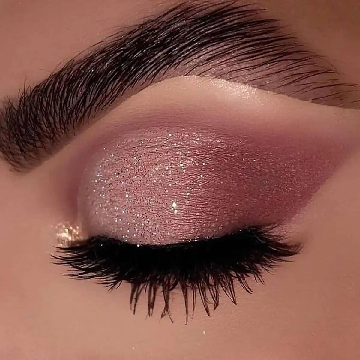 سایه چشم به انگلیسی 