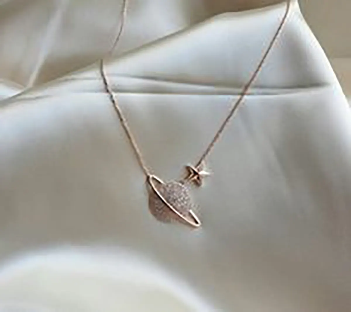 گردنبند دخترانه طلا 1403