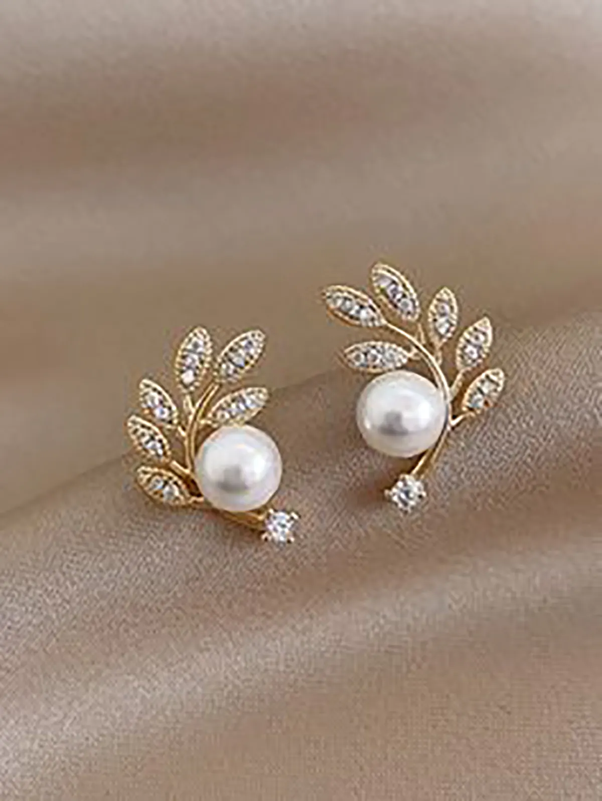 گوشواره طلا ظریف
