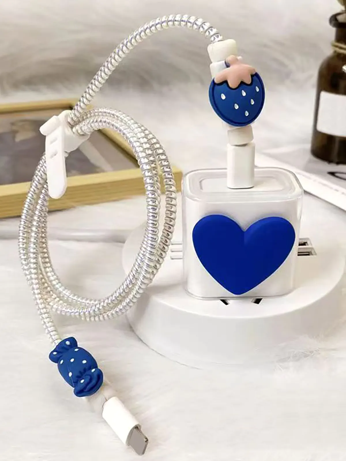 محافظ شارژر عروسکی