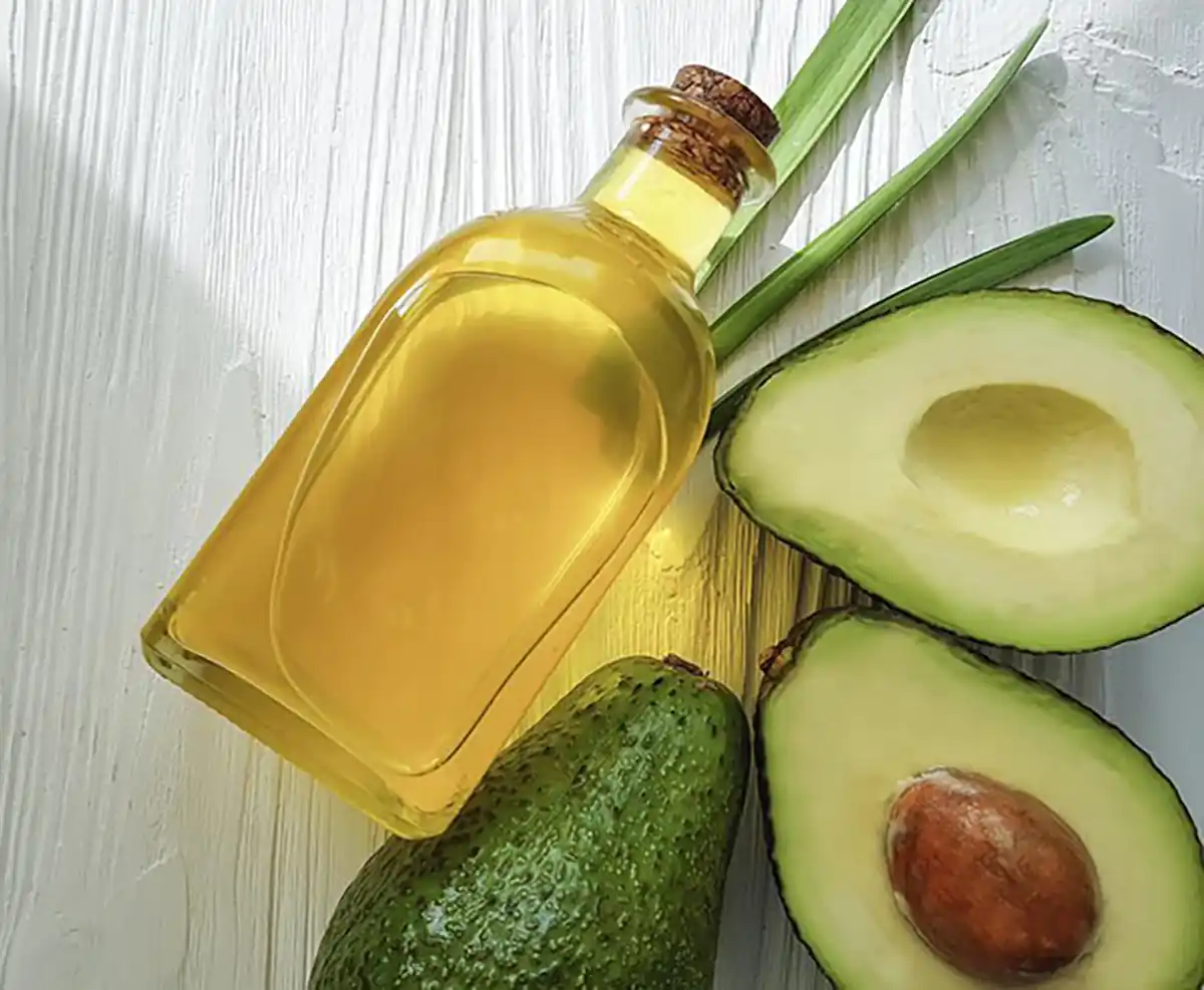 طریقه مصرف روغن آووکادو برای پوست روغن آووکادو برای چاقی صورت فواید روغن آووکادو برای پوست صورت خواص روغن آووکادو برای ابرو خواص روغن آووکادو برای دور چشم روغن آووکادو برای صورت طریقه استفاده از روغن آووکادو برای مو روغن آووکادو اصل