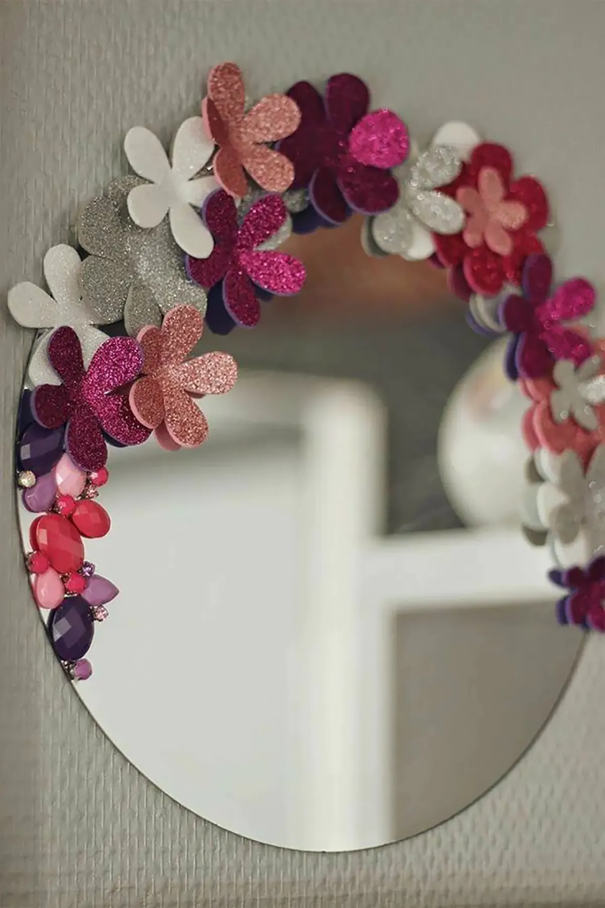 آینه دیواری طرح پروانه ای