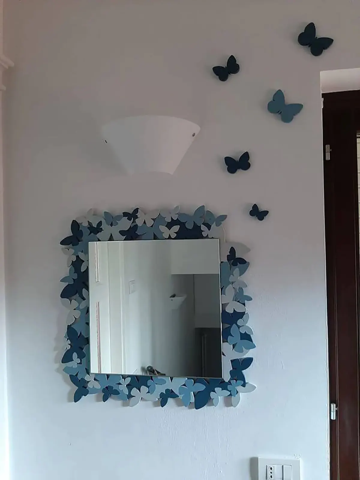 آینه دیواری طرح پروانه ای