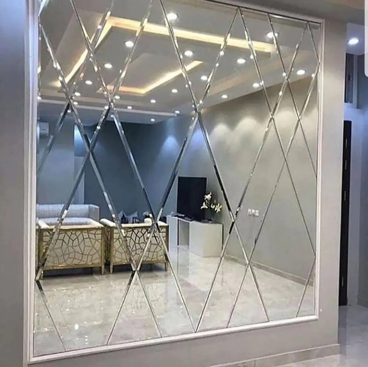 آینه کاری دیوار پذیرایی