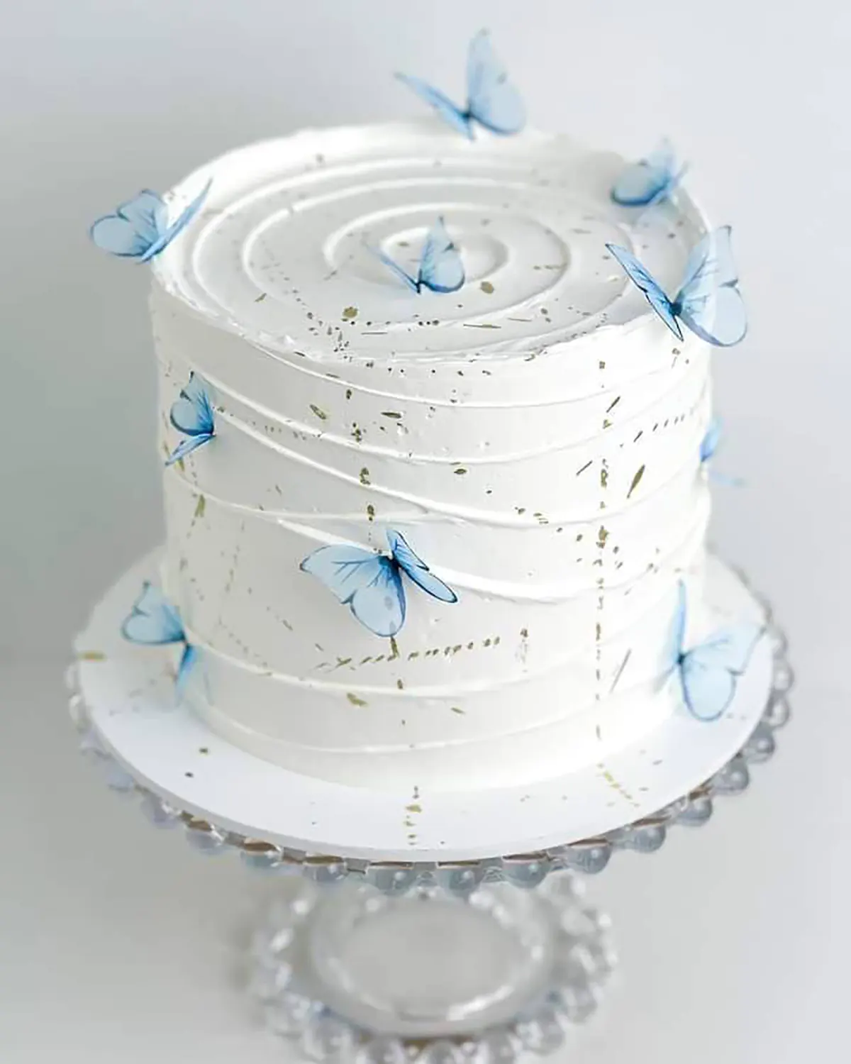 کیک پروانه ای زنانه ساده