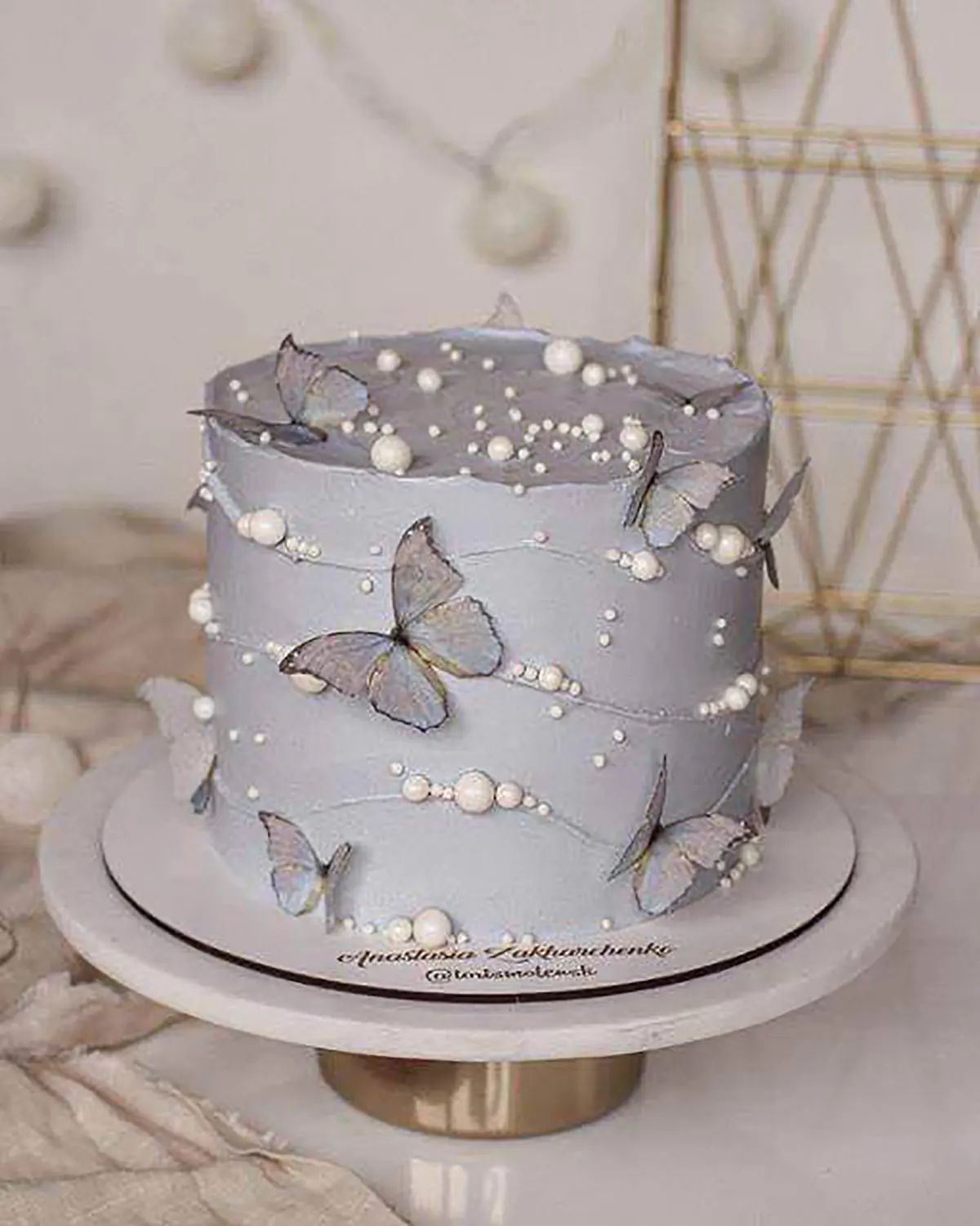 کیک پروانه ای زنانه 2025