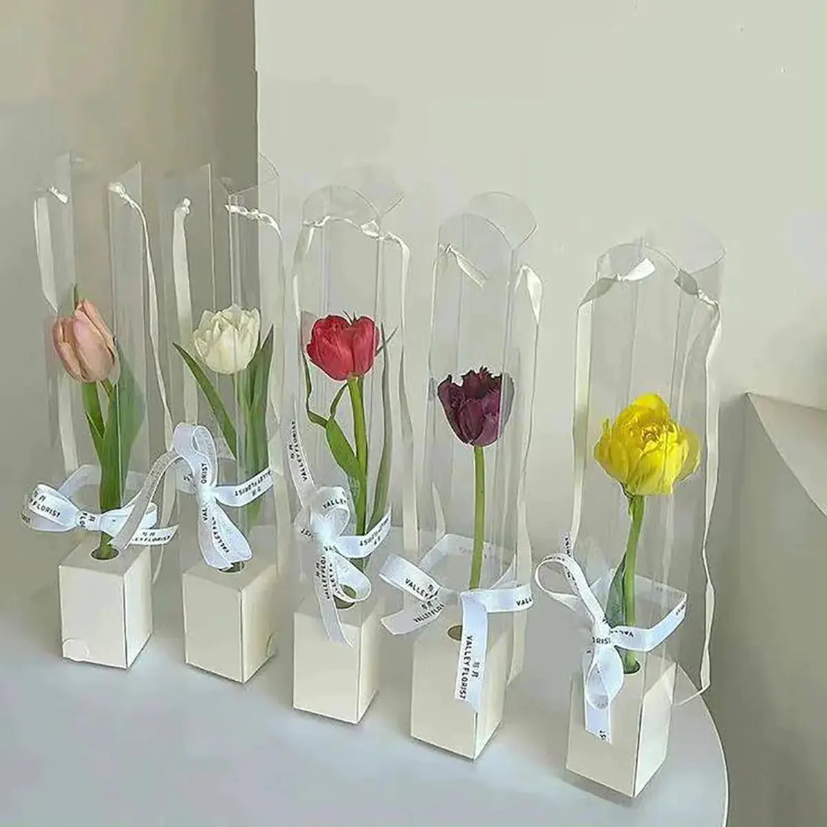 استوانه شیشه ای گل