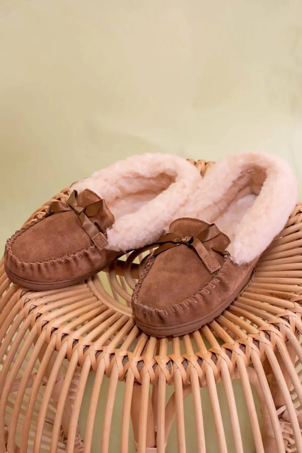 کفش پشمی زنانه