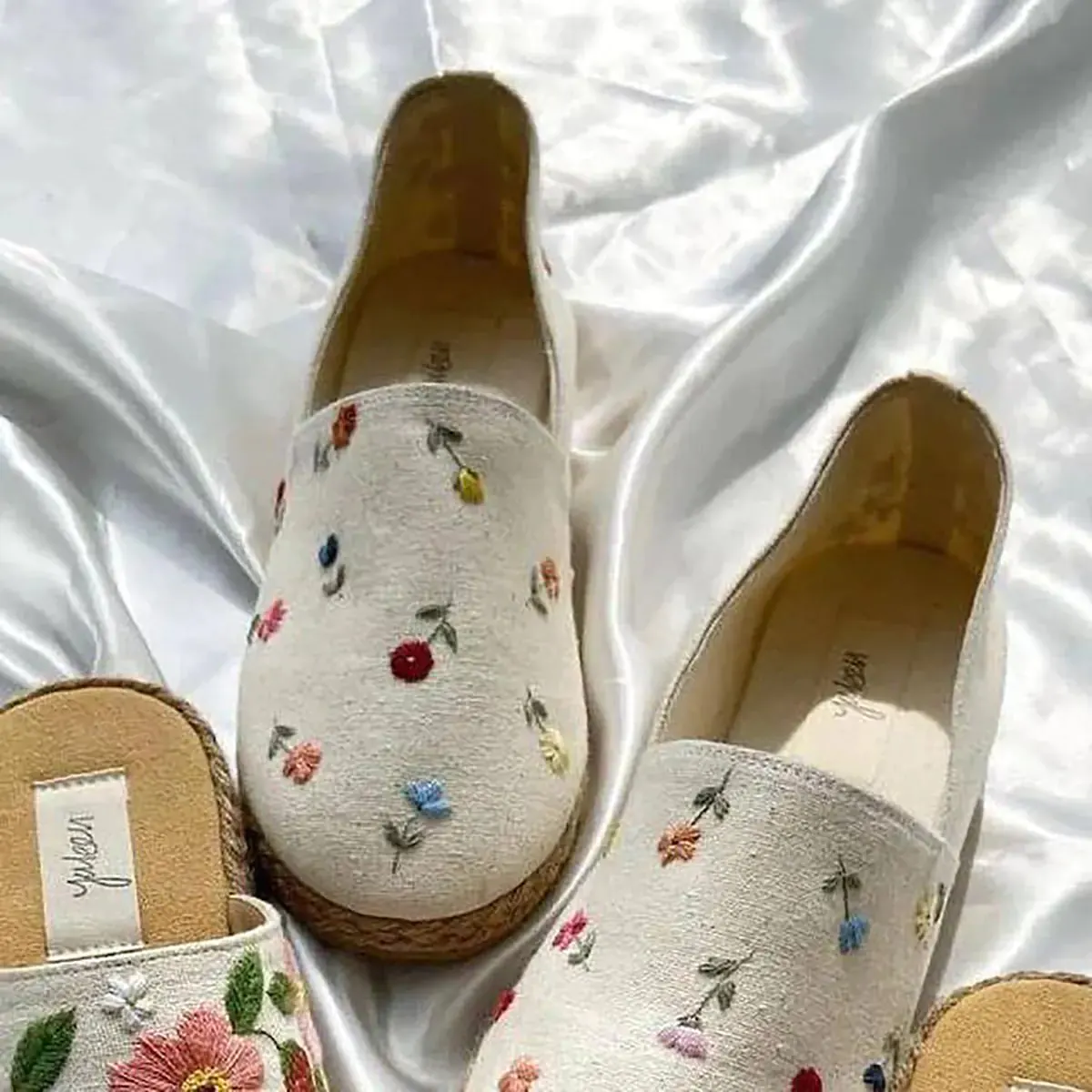 ایده گلدوزی روی کفش