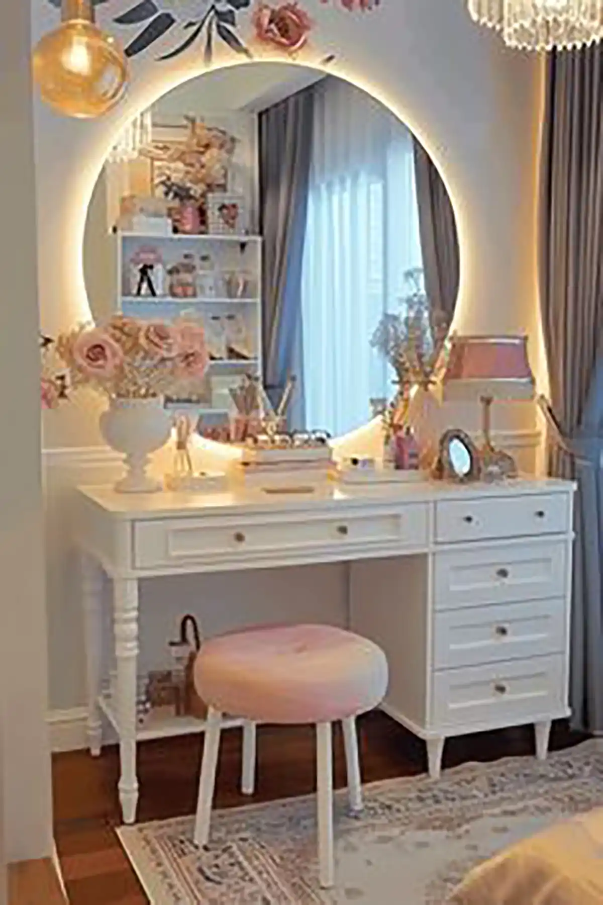میز آرایش ساده
