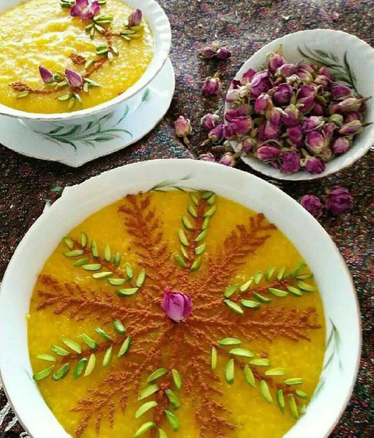 تزیین شله زرد نذری