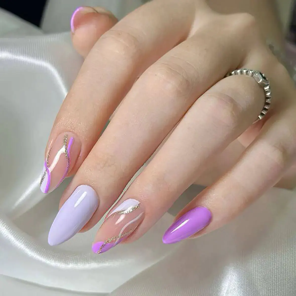 طراحی ناخن یاسی رنگ