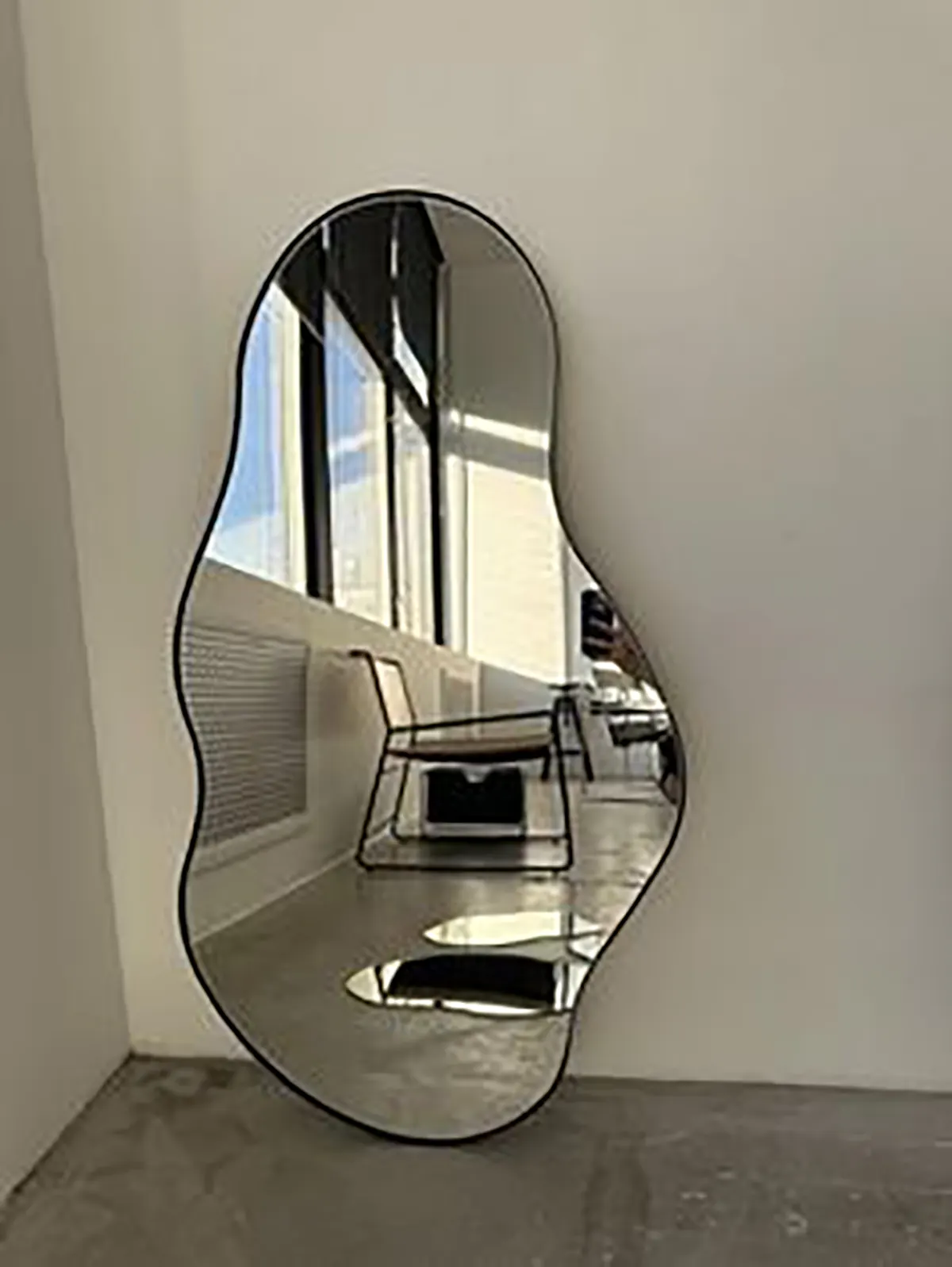 آینه دفرمه قدی