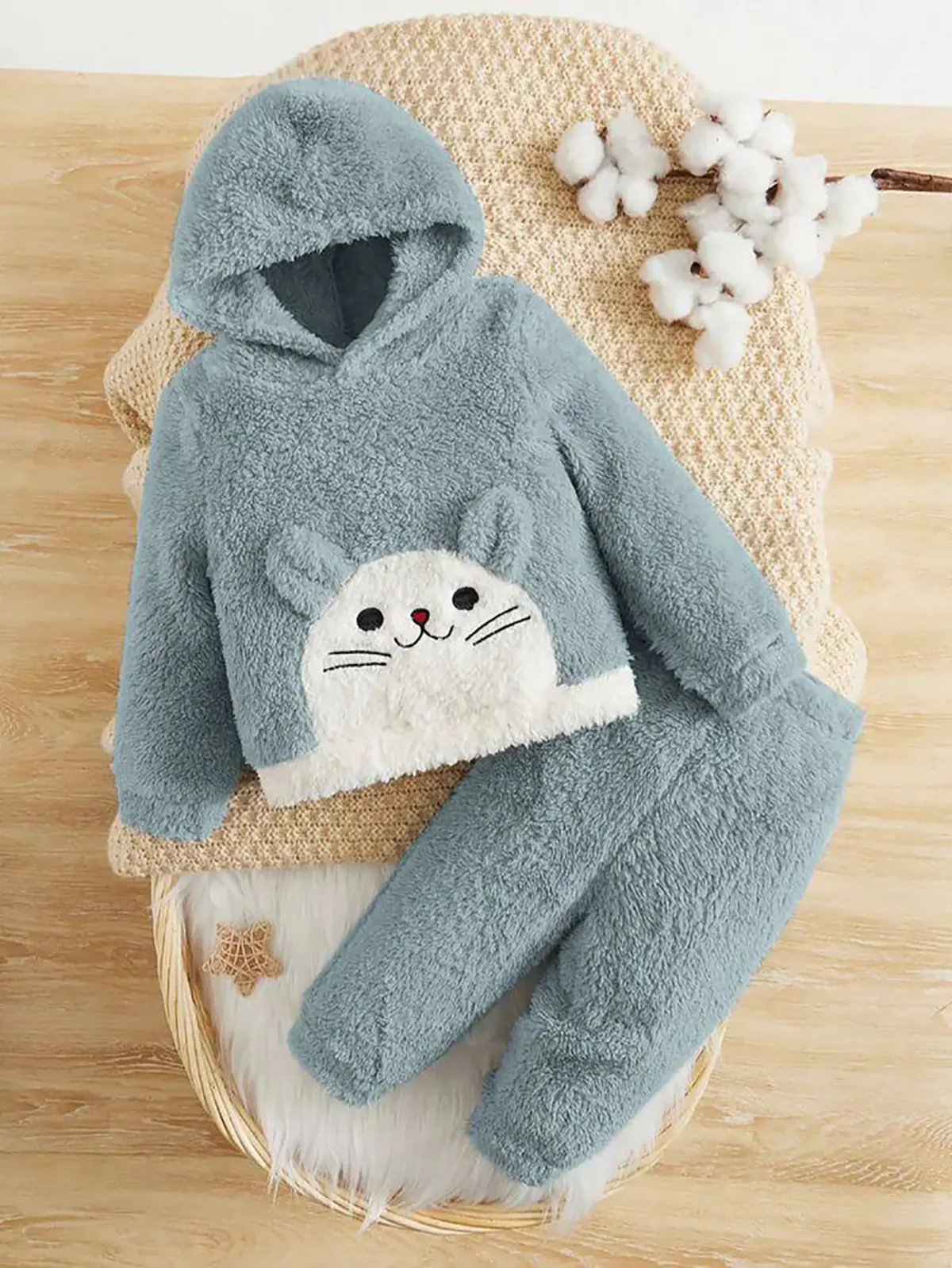 
لباس راحتی بچه گانه   