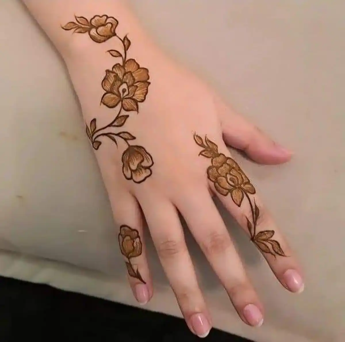 نقش حنا عربی شیک دخترانه 