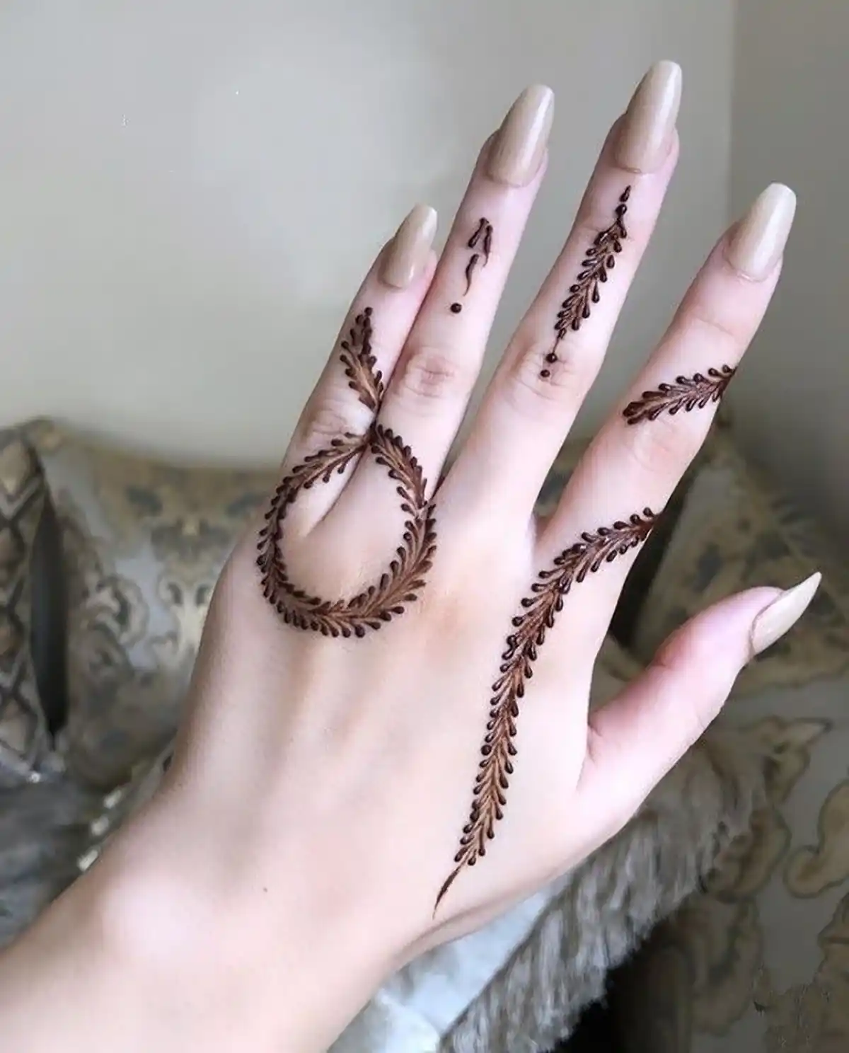 نقش حنا ساده دخترانه 