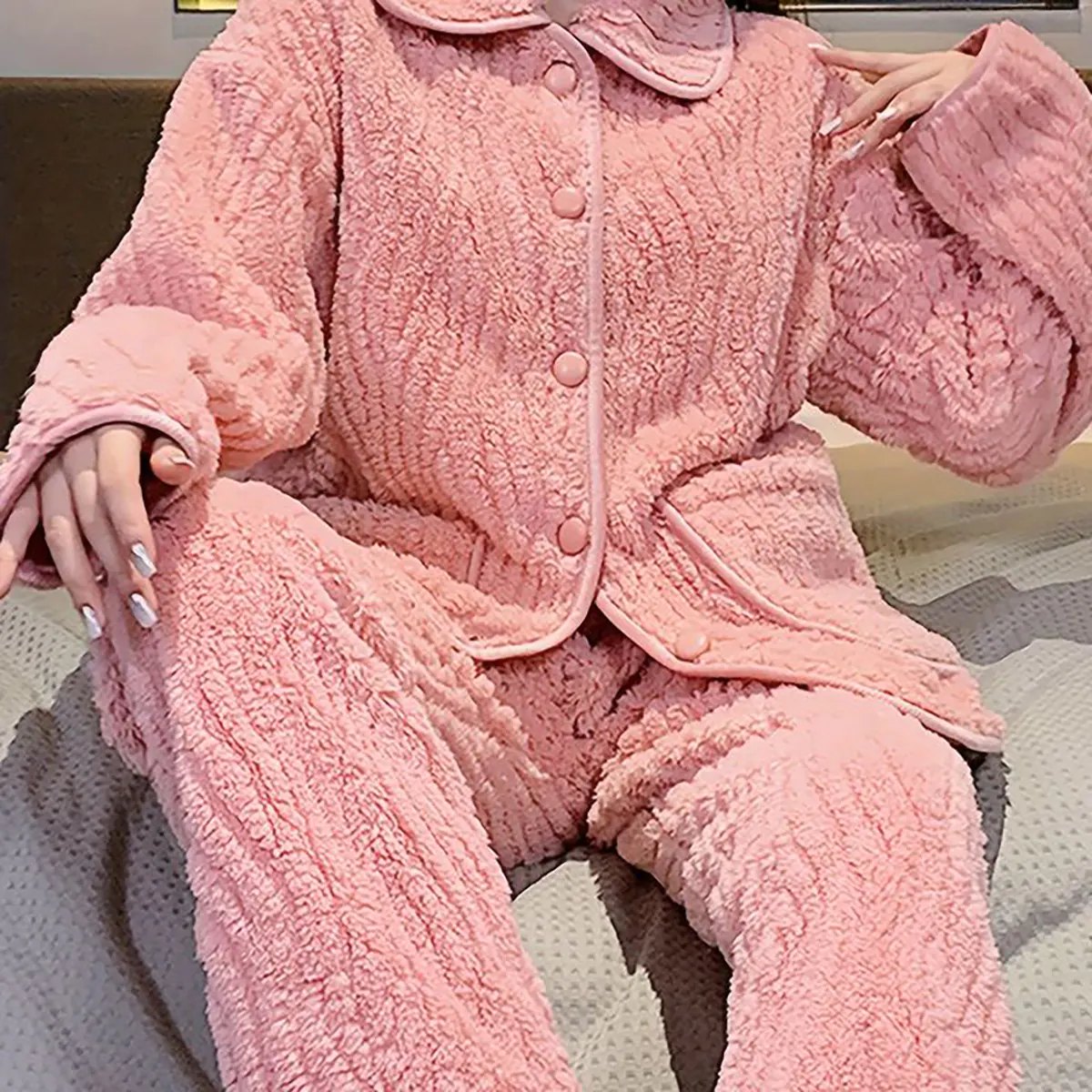 ست لباس راحتی مخمل ست مخمل ست مخمل زنانه ست راحتی مخمل زنانه ست لباس خونه ست مخمل کبریتی زنانه