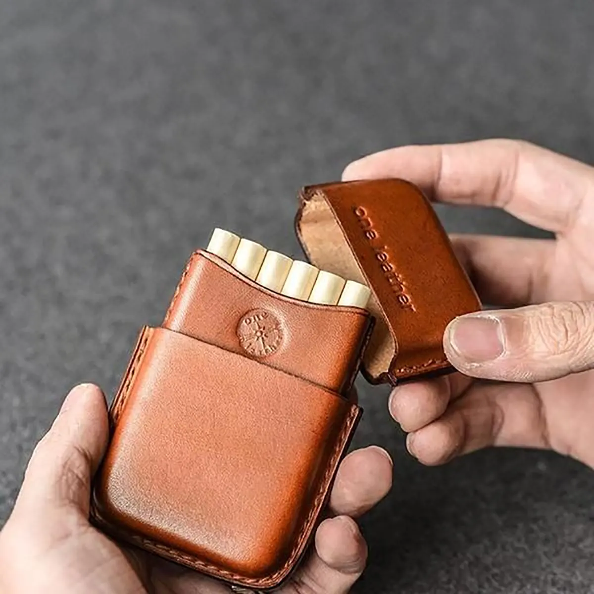 جعبه سیگار پیکی بلایندرز جعبه سیگار فندک دار زیر سیگاری جیبی جا سیگاری به انگلیسی جا سیگاری چوبی چوب سیگار