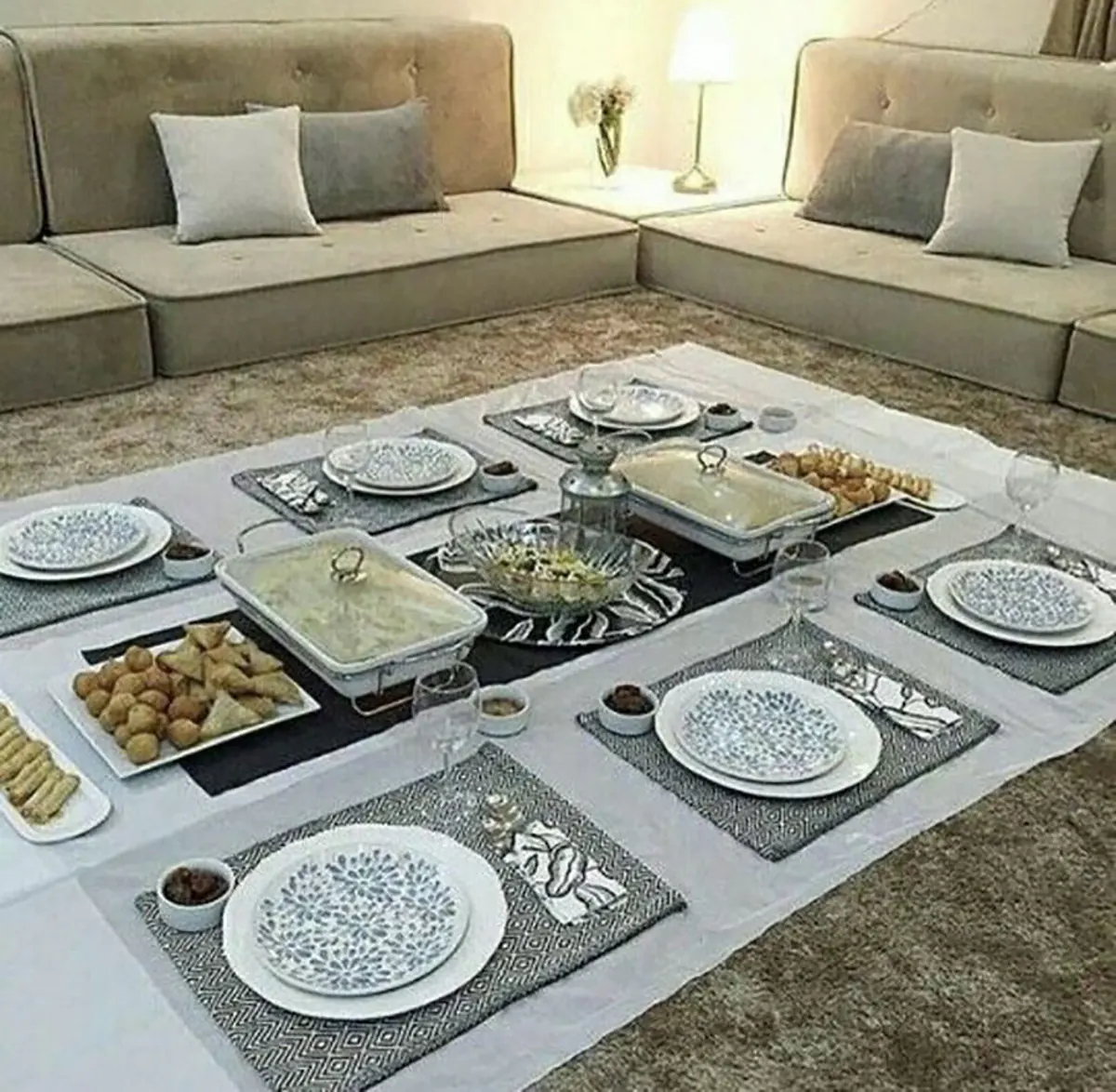 تزیین سفره شام ایرانی شیک ترین تزیین غذاهای ایرانی عکس سفره غذای شیک نحوه چیدن سفره غذا روی زمین کانال تزیین سفره غذا تزیین سفره غذا با وسایل ساده تزیین سفره غذا برای مهمان سفره شام مجلسی