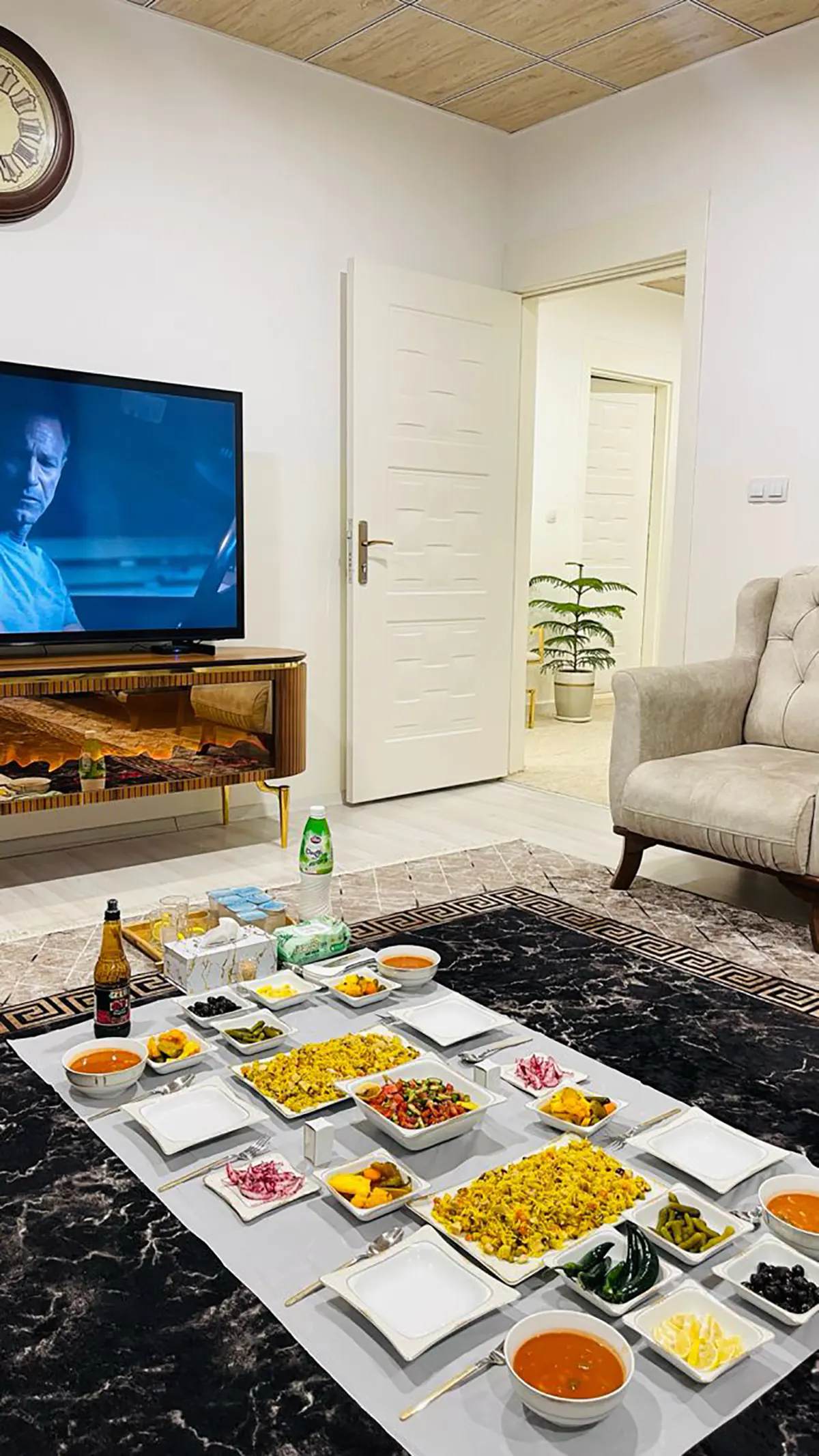 تزیین سفره شام ایرانی شیک ترین تزیین غذاهای ایرانی عکس سفره غذای شیک نحوه چیدن سفره غذا روی زمین کانال تزیین سفره غذا تزیین سفره غذا با وسایل ساده تزیین سفره غذا برای مهمان سفره شام مجلسی