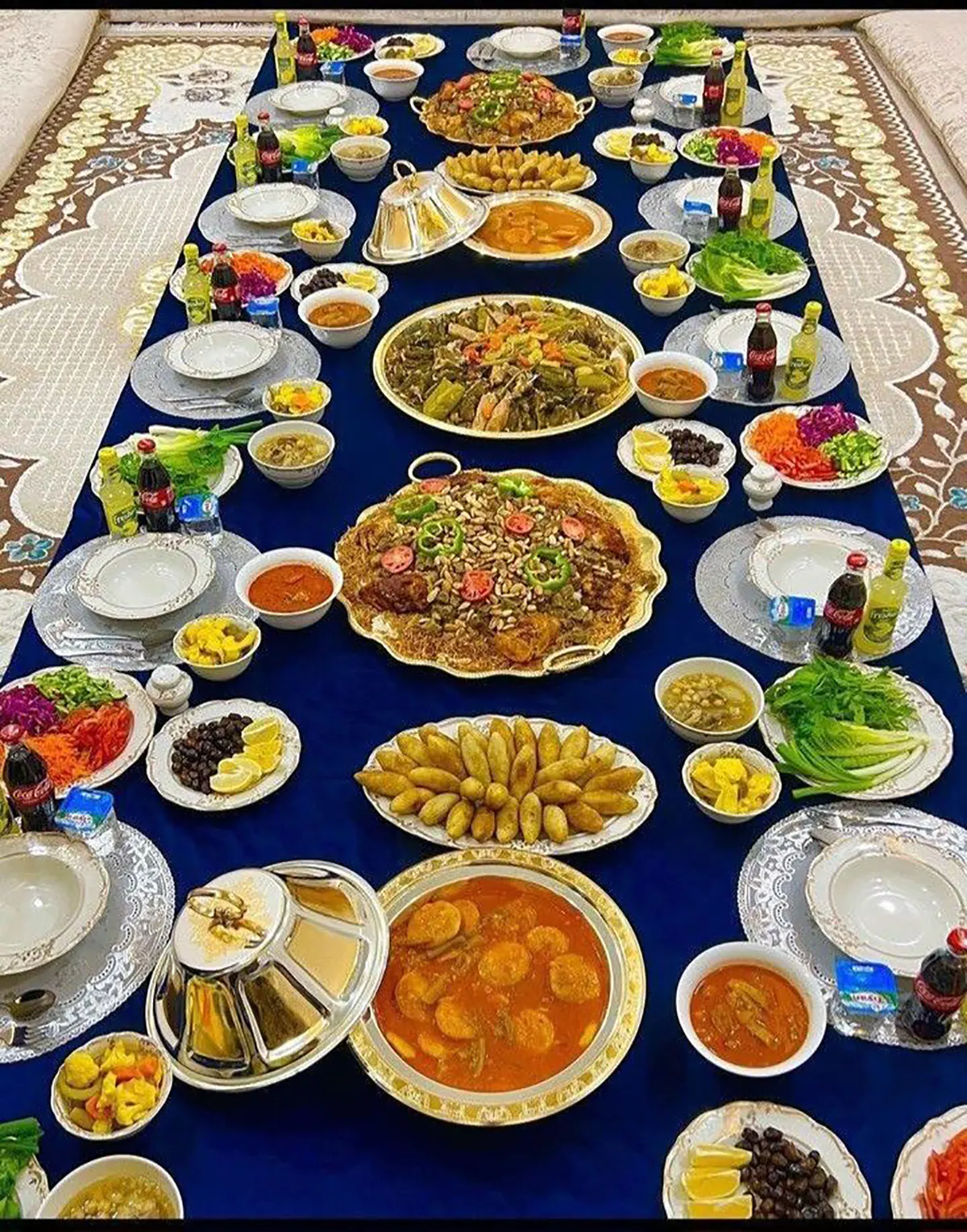تزیین سفره شام ایرانی شیک ترین تزیین غذاهای ایرانی عکس سفره غذای شیک نحوه چیدن سفره غذا روی زمین کانال تزیین سفره غذا تزیین سفره غذا با وسایل ساده تزیین سفره غذا برای مهمان سفره شام مجلسی