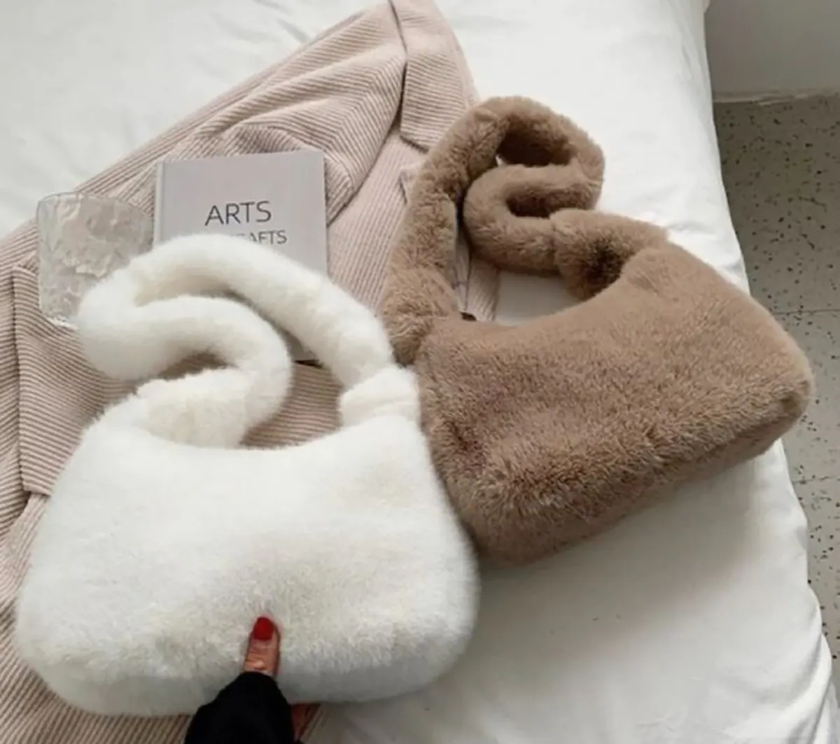 قیمت کیف مخمل زنانه کیف مخمل جدید کیف مخمل زنانه دیجی کالا کیف مخمل دست دوز کیف مخمل زنانه مشکی کیف مخمل سنتی کیف مخمل ساده کیف مخمل مجلسی